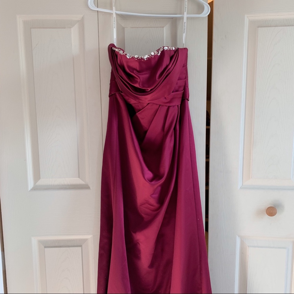 maroon strapless prom dress